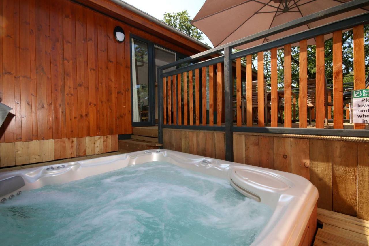 Balquhidder Braes Holiday Park Lodges, Mostly With Hot Tubs And Pet Friendly, Ev Facilities ล็อคเฮิร์นเฮด ภายนอก รูปภาพ