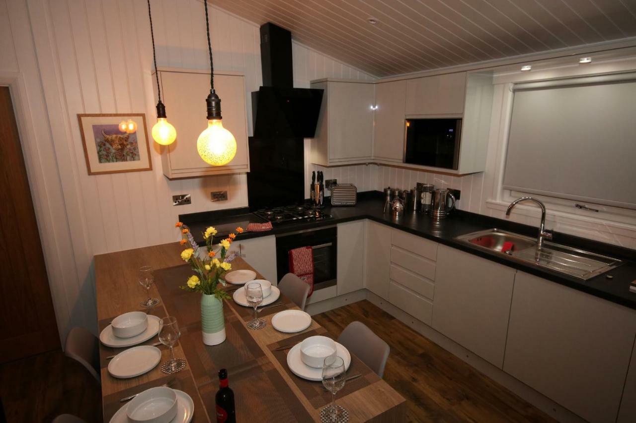 Balquhidder Braes Holiday Park Lodges, Mostly With Hot Tubs And Pet Friendly, Ev Facilities ล็อคเฮิร์นเฮด ภายนอก รูปภาพ